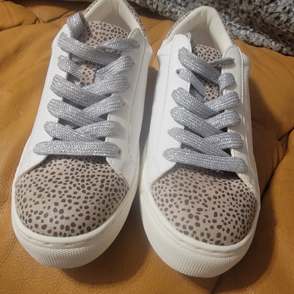 Universal thread shoes